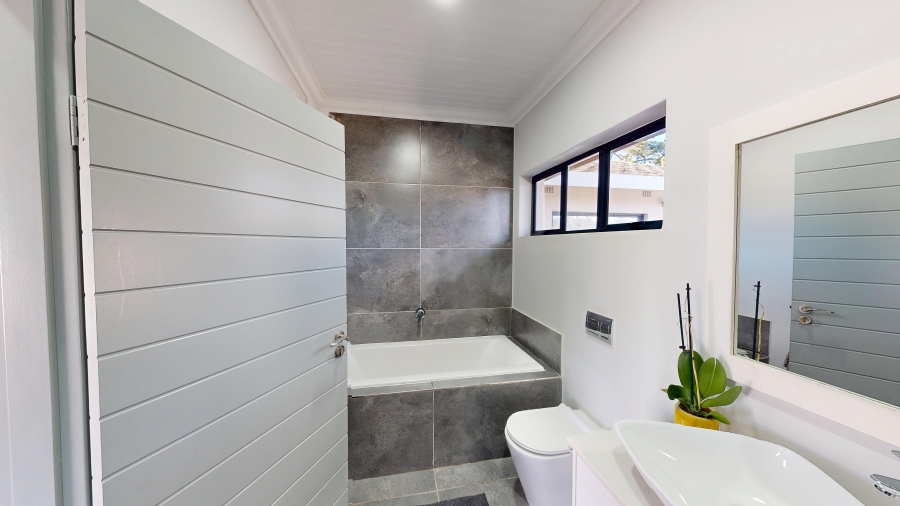 3 Bedroom Property for Sale in The Links Western Cape